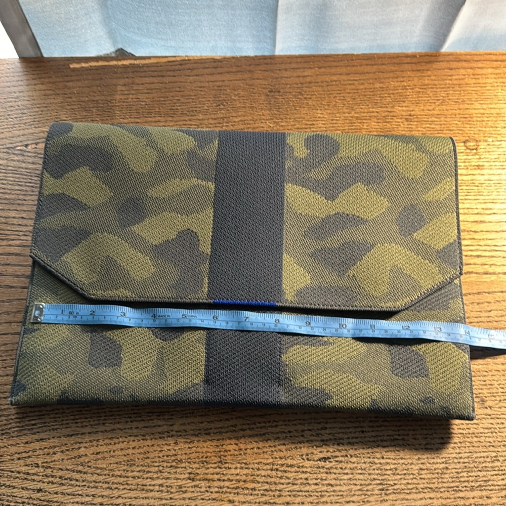 Camo Laptop Sleeve Rothy’s - Picture 6 of 7